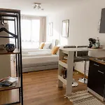 Come4stay - Holzheim I Modern I Wlan I Kueche I Parkplatz I Smarttv Mit Netflix Appartement *