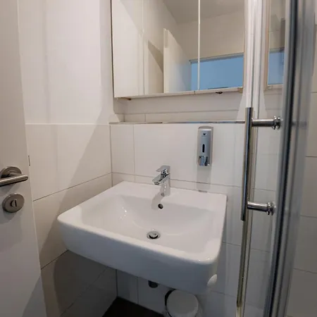 Come4stay - Holzheim I Modern I Wlan I Kueche I Parkplatz I Smarttv Mit Netflix Apartment *