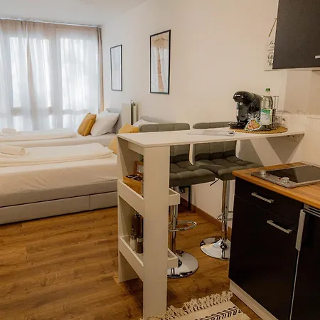 Apartment Come4stay - Holzheim I Modern I Wlan I Kueche I Parkplatz I Smarttv Mit Netflix